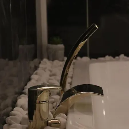 Bien Etre - Jacuzzi Et Sauna / *