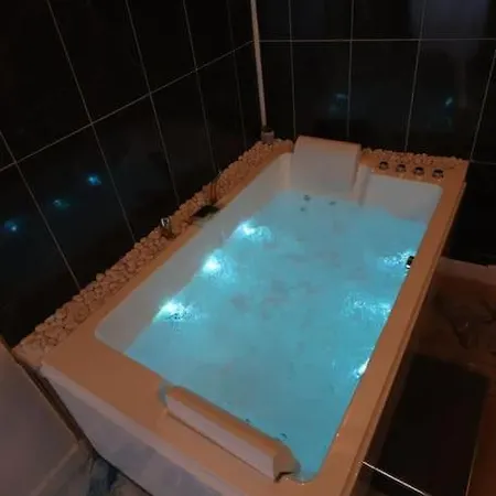 Bien Etre - Jacuzzi Et Sauna / Apartment *