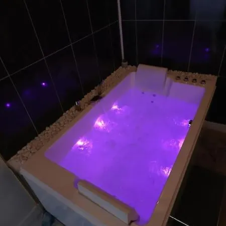 Bien Etre - Jacuzzi Et Sauna /