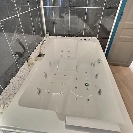 Apartment Bien Etre - Jacuzzi Et Sauna / Arpajon